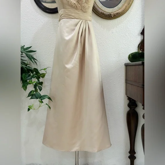 David’s Bridal Champagne Satin Rosette Dress - Size 6 - Picture 3 of 6
